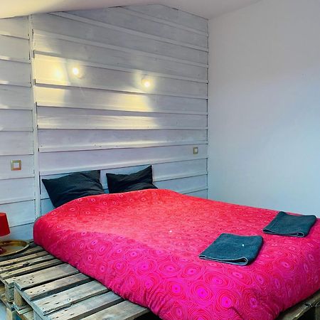 Chambre D'Hotes Dans Les Champs Jeux-Les-Bard Buitenkant foto