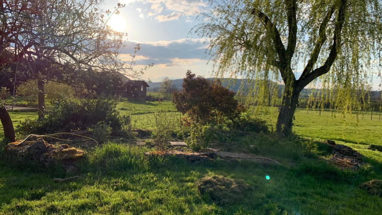 Chambre D'Hotes Dans Les Champs Jeux-Les-Bard Buitenkant foto