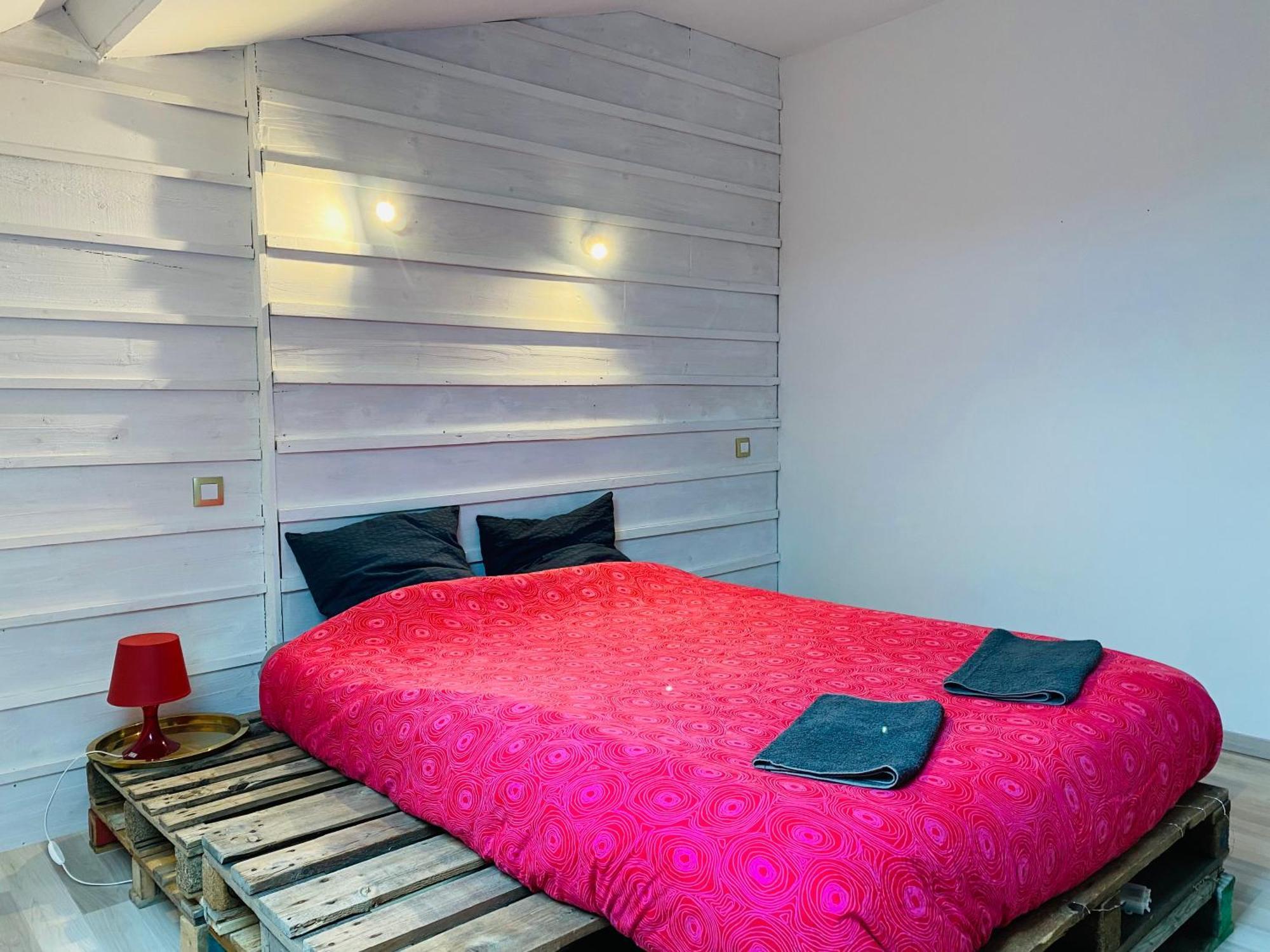Chambre D'Hotes Dans Les Champs Jeux-Les-Bard Buitenkant foto